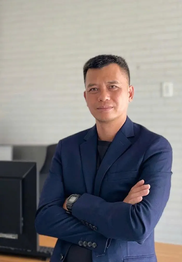 Hung Pham — CEO & Kiến Trúc Sư Trưởng